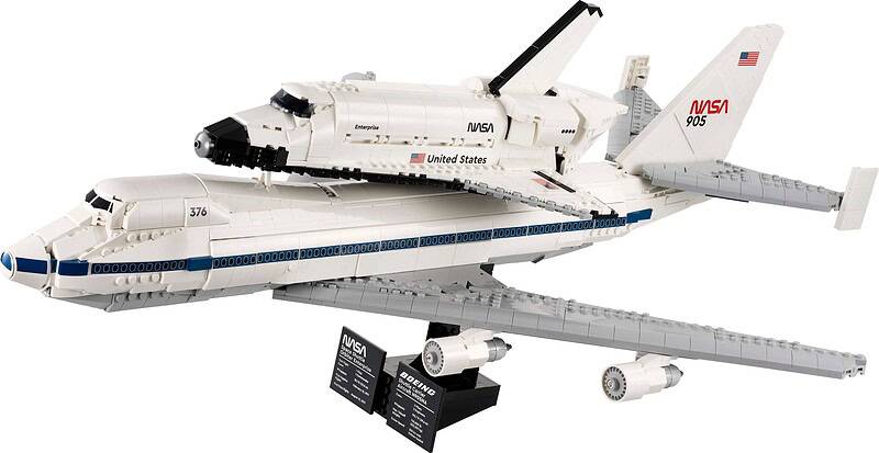 LEGO Shuttle Carrier Aircraft huren 10360